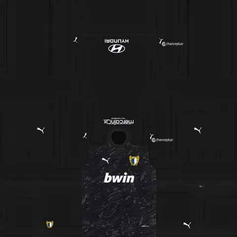 Famalicão Away GK kit
